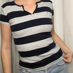 Tommy Hilfiger Women's Navy and Gray Striped Tee